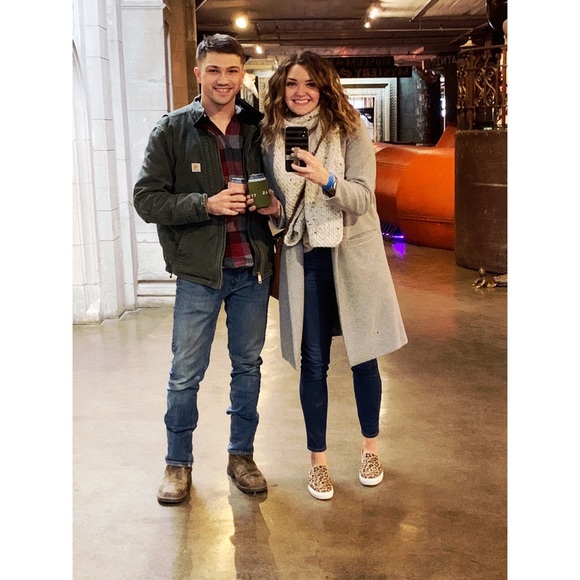 Meet your Posher, Hillary - Picture 2 of 4